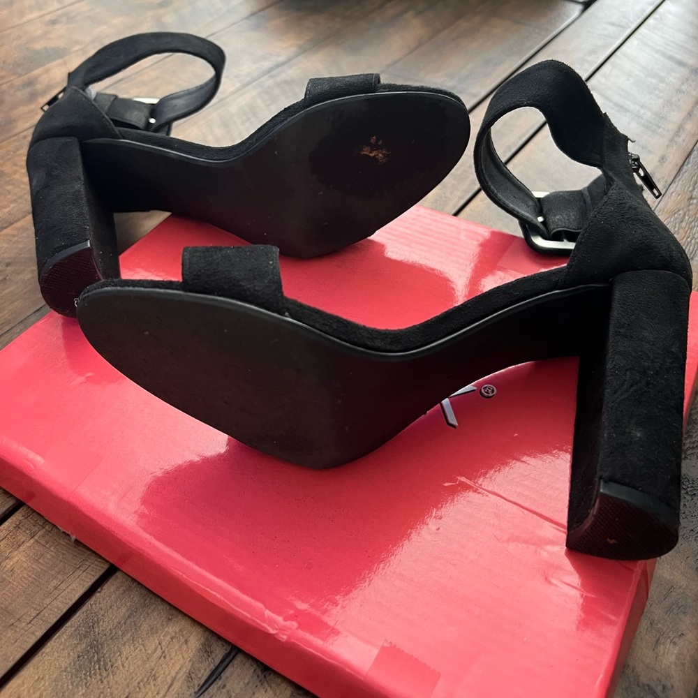 Sz 7 Black Open Toe Heels with Ankle Buckle Sexy Party Formal - Picture 3 of 4